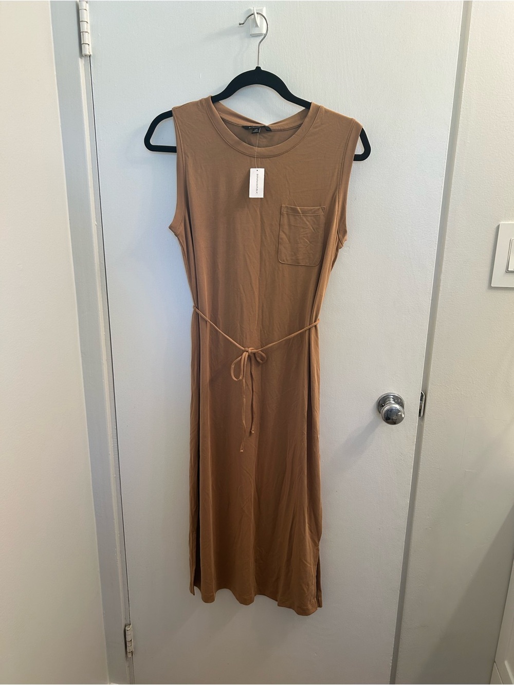 Banana Republic Sleeveless Tie-Waist Midi Dress in Camel